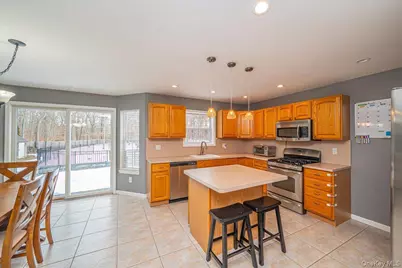 47 Cobblestone Drive, Shoreham, NY 11786 - Photo 10
