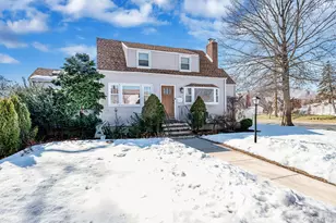 1972 Russell St, North Bellmore, NY 11710 - Photo 4