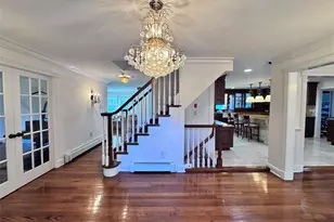 35 Moss Ln, Jericho, NY 11753 - Photo 4