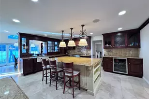 35 Moss Ln, Jericho, NY 11753 - Photo 6