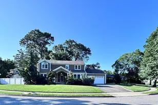 35 Moss Ln, Jericho, NY 11753 - Photo 2