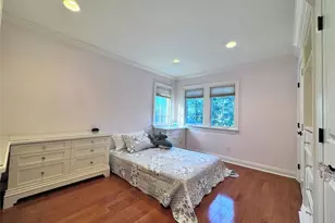 35 Moss Ln, Jericho, NY 11753 - Photo 18