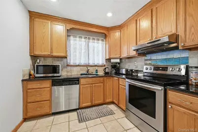 210 Bellerose Avenue, East Northport, NY 11731 - Photo 8