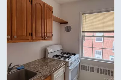 180 Pinewood Road #10, Hartsdale, NY 10530 - Photo 10