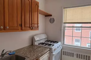 180 Pinewood Rd, Hartsdale, NY 10530 - Photo 10