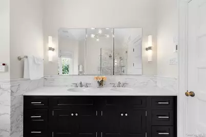 50 South Drive, Manhasset, NY 11030 - Photo 16