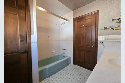 77 Jamaica Avenue, Holtsville, NY 11742 - Photo 16