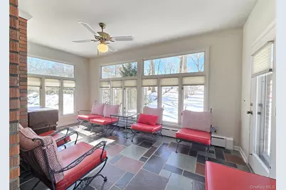 77 Jamaica Avenue, Holtsville, NY 11742 - Photo 4