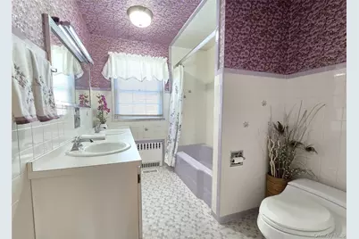 77 Jamaica Avenue, Holtsville, NY 11742 - Photo 8