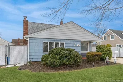 20 Peacock Lane, Levittown, NY 11756 - Photo 2