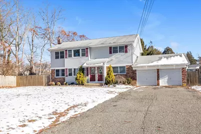 27 Marlo Lane #2nd Floor, Hauppauge, NY 11788 - Photo 2