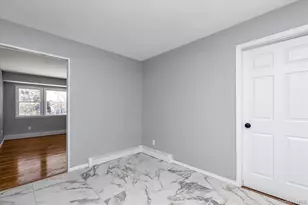 27 Marlo Ln, Hauppauge, NY 11788 - Photo 10