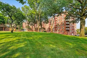 333 Bronx Rive Road, Yonkers, NY 10704 - Photo 6