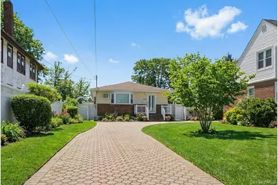 1028 Thomas Avenue, Baldwin, NY 11510 - Photo 2