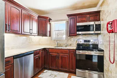 1028 Thomas Avenue, Baldwin, NY 11510 - Photo 12