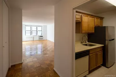 1874 Pelham Parkway S #3B, Bronx, NY 10461 - Photo 2