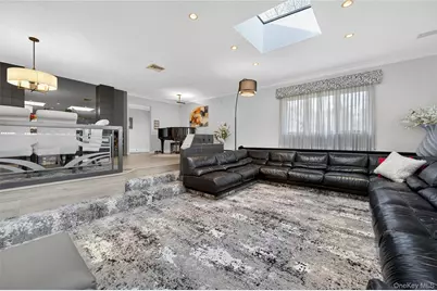 37 Shelter Lane, Roslyn Heights, NY 11577 - Photo 6