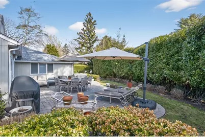 37 Shelter Lane, Roslyn Heights, NY 11577 - Photo 36