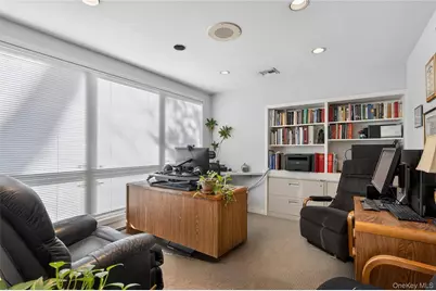 37 Shelter Lane, Roslyn Heights, NY 11577 - Photo 32