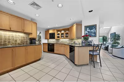 37 Shelter Lane, Roslyn Heights, NY 11577 - Photo 18