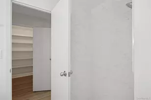 70 Pheasant Run, Roslyn, NY 11576 - Photo 10