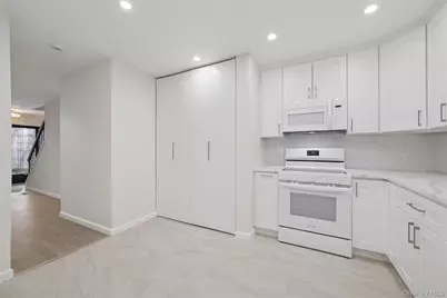 70 Pheasant Run, Roslyn, NY 11576 - Photo 32