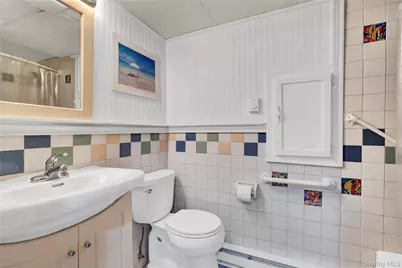 43 Westchester Avenue, West Babylon, NY 11704 - Photo 26