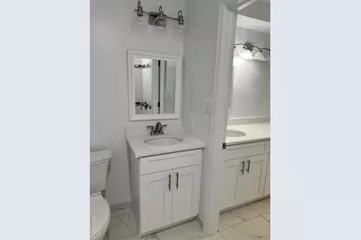5 Pointe Circle S #5, Coram, NY 11727 - Photo 4