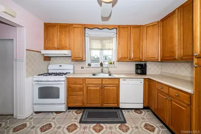 24 5th Avenue, New Rochelle, NY 10801 - Photo 2