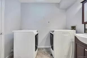 348 Artist Lake Dr, Middle Island, NY 11953 - Photo 30