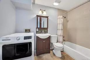 348 Artist Lake Dr, Middle Island, NY 11953 - Photo 28