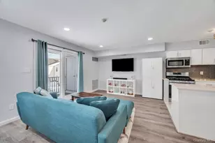 348 Artist Lake Dr, Middle Island, NY 11953 - Photo 8