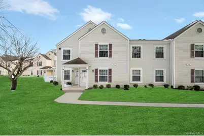 348 Artist Lake Drive, Middle Island, NY 11953 - Photo 4