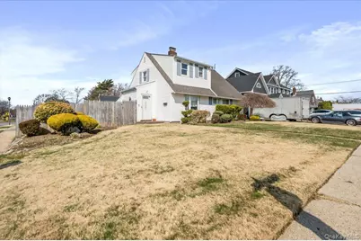 38 Celestial Lane, Levittown, NY 11756 - Photo 20