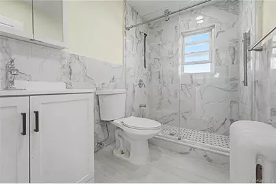 49 Malden Avenue, Lynbrook, NY 11563 - Photo 22