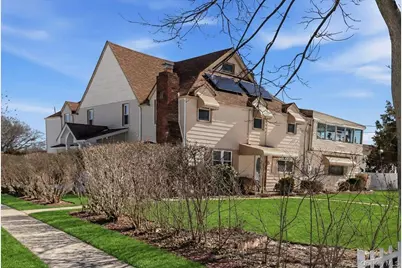 12 Stone Boulevard, Massapequa, NY 11758 - Photo 2