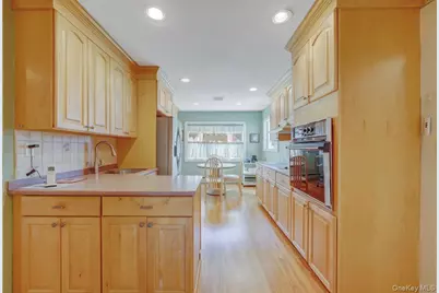 8 Leeward Lane, Commack, NY 11725 - Photo 4