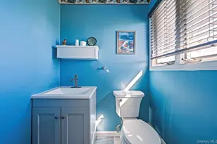 8 Leeward Ln, Commack, NY 11725 - Photo 12