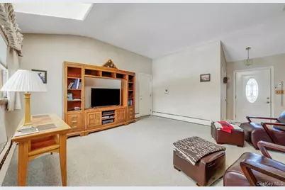 8 Leeward Lane, Commack, NY 11725 - Photo 6