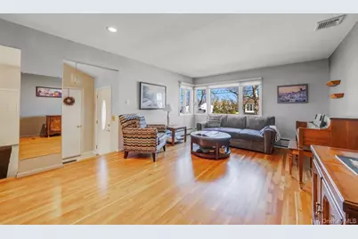 8 Leeward Lane, Commack, NY 11725 - Photo 2