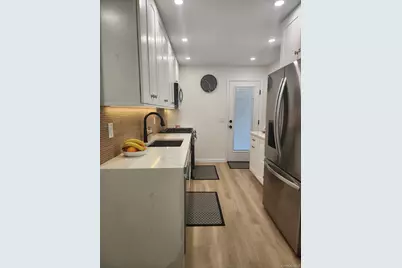 46 W Clearwater Road, Lindenhurst, NY 11757 - Photo 2