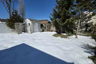 46 W Clearwater Rd, Lindenhurst, NY 11757 - Photo 30