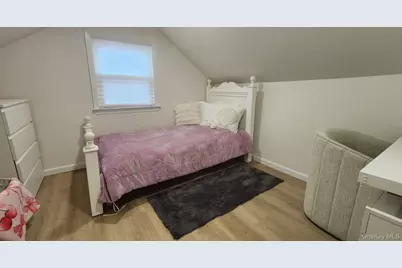 46 W Clearwater Road, Lindenhurst, NY 11757 - Photo 22