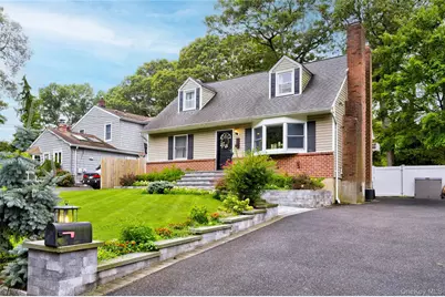 31 Circle Drive, East Northport, NY 11731 - Photo 2