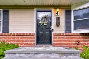 31 Circle Dr, East Northport, NY 11731 - Photo 4