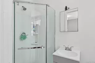 10 Maple Ave N, Loch Sheldrake, NY 12779 - Photo 16