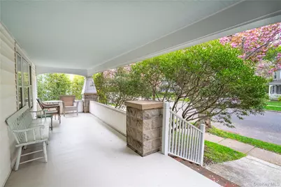 210 5th Street, Greenport, NY 11944 - Photo 2