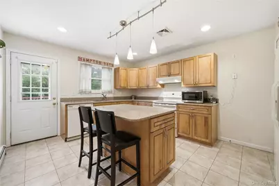 43 Ridgeway Boulevard, Bay Shore, NY 11706 - Photo 14