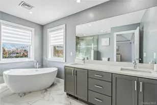 3 Manor Ct, Mount Sinai, NY 11766 - Photo 20