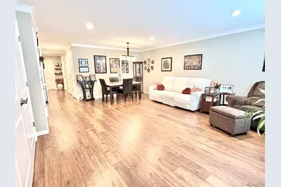 11 Hunter Drive, Central Islip, NY 11722 - Photo 4